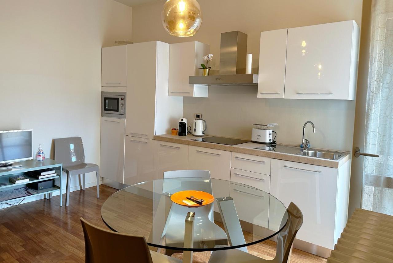 Apartmán La Casa Di Paola E Betti Alba  Exteriér fotografie